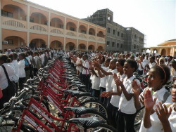 Massawa distribuzione gratuita di bici ai studenti