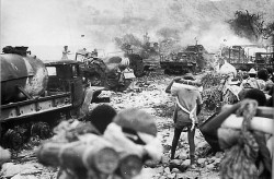 Immagine della sconfitta etiopica, mezzi militari distrutti