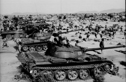 Foto dei carroarmati eritrei sequestrati al esercito etiopico