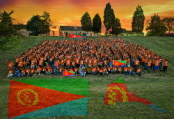 Foto ricordo del congresso di giovani eritrei