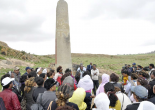 Foto di turisti eritrei al sito rcheologico di Balao Kalao vicino Senafe