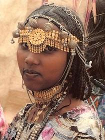 Foto di una donna di etnia afa