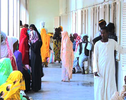 Foto: sala d'attesa di una clinica a Massawa