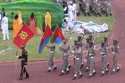 Foto di parata militare allo stadio di Asmara