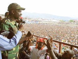 Foto del capo dei ribelli del Congo M23 a Goma scaricata da Saudi Gazete