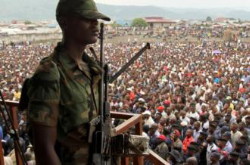 Foto: soldato di M23 in palco di Goma