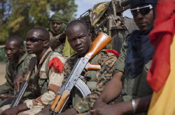 Foto dei soldati governativi maliani
