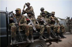 Foto dell'esercito maliano in convoglio