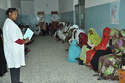 Attesa dei pazienti in una clinica di Massawa