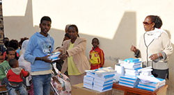 Distribuzione gratuita dei libri scolastici ad Asmara
